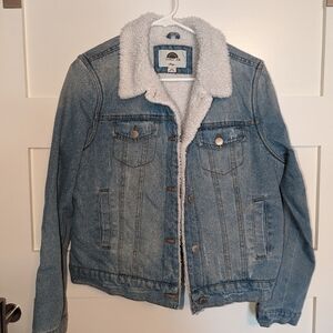 1 Sunset Lane Jean/Sherpa jacket. Women's jean jacket.